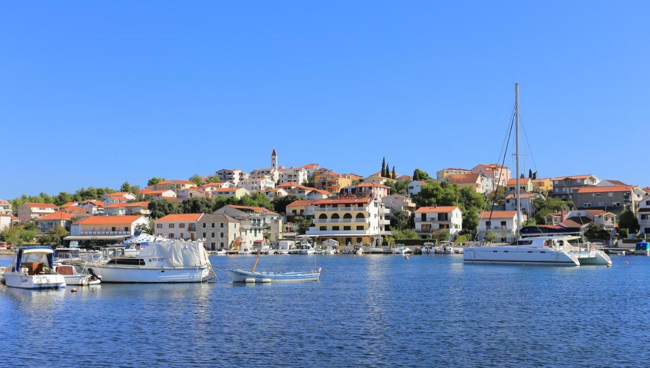 Apartments By The Sea Seget Vranjica, Trogir - 7508 Exterior foto